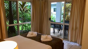 Ground Floor 2 Bedroom Apartment | Garden view