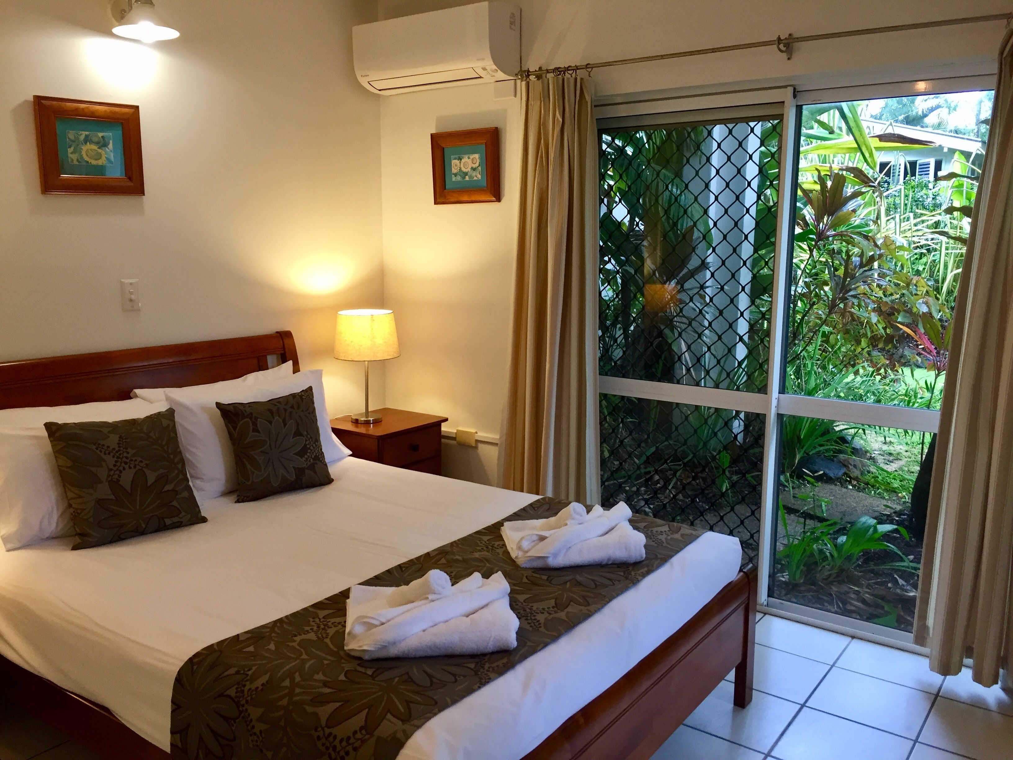 Ground Floor 2 Bedroom Apartment | Individually furnished, free WiFi