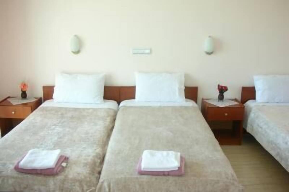 In-room safe, desk, soundproofing, free WiFi