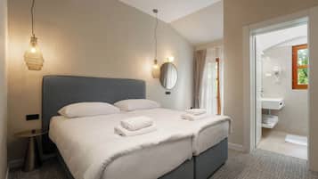 Standard-Doppelzimmer, Balkon | Allergikerbettwaren, Select-Comfort-Betten, individuell dekoriert