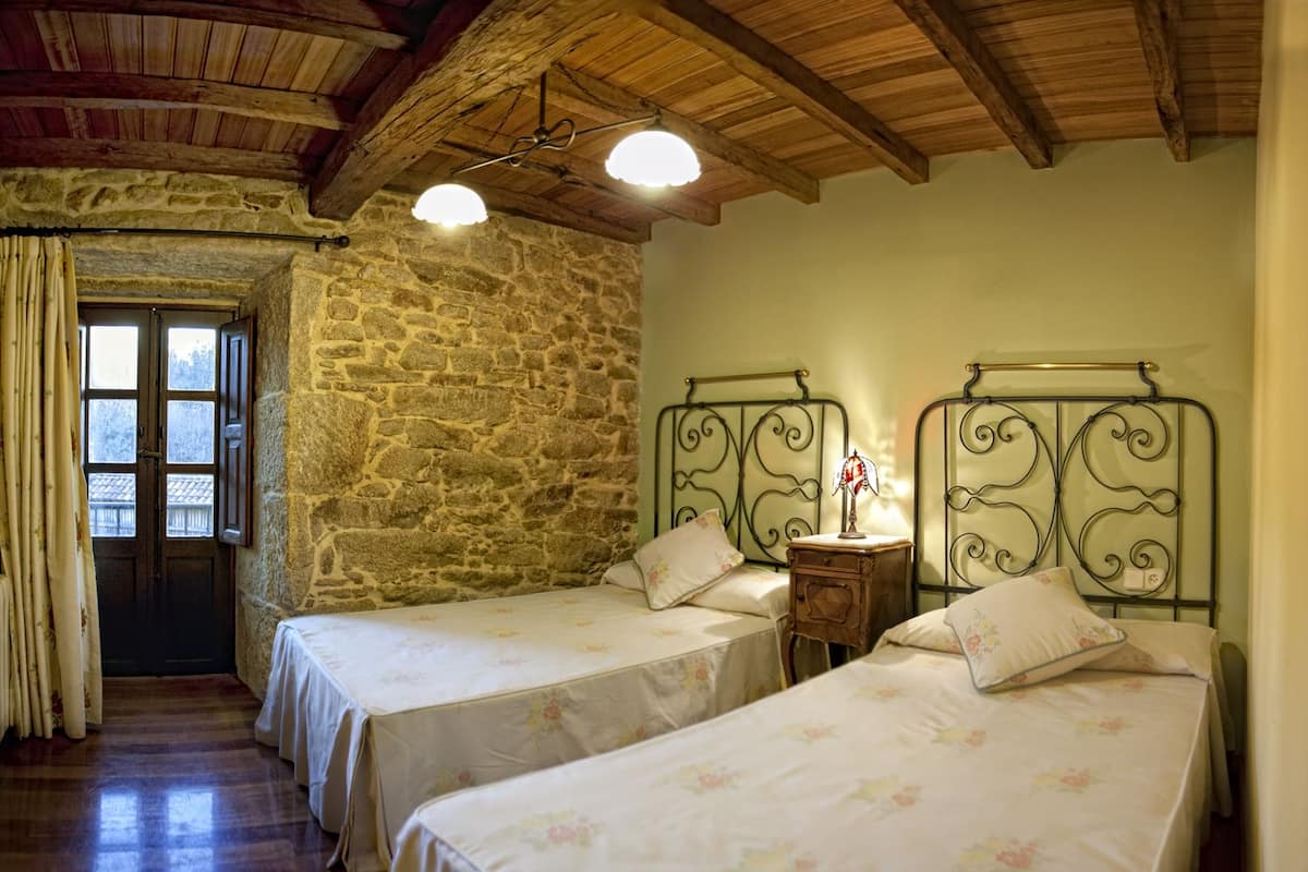 Habitación con 1 cama doble o 2 individuales | Camas supletorias y wifi gratis