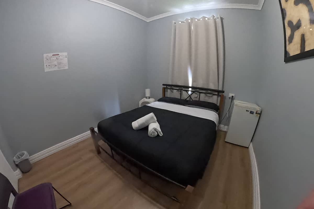 Blackout drapes, WiFi (free), individually furnished, bed sheets
