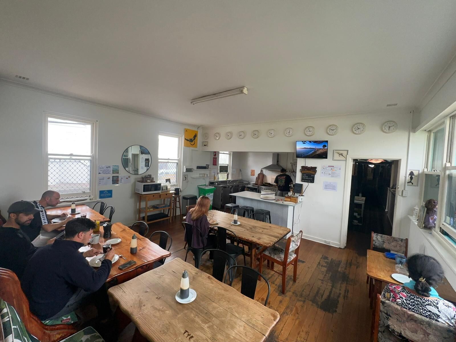 Daily English breakfast (AUD 2 per person)