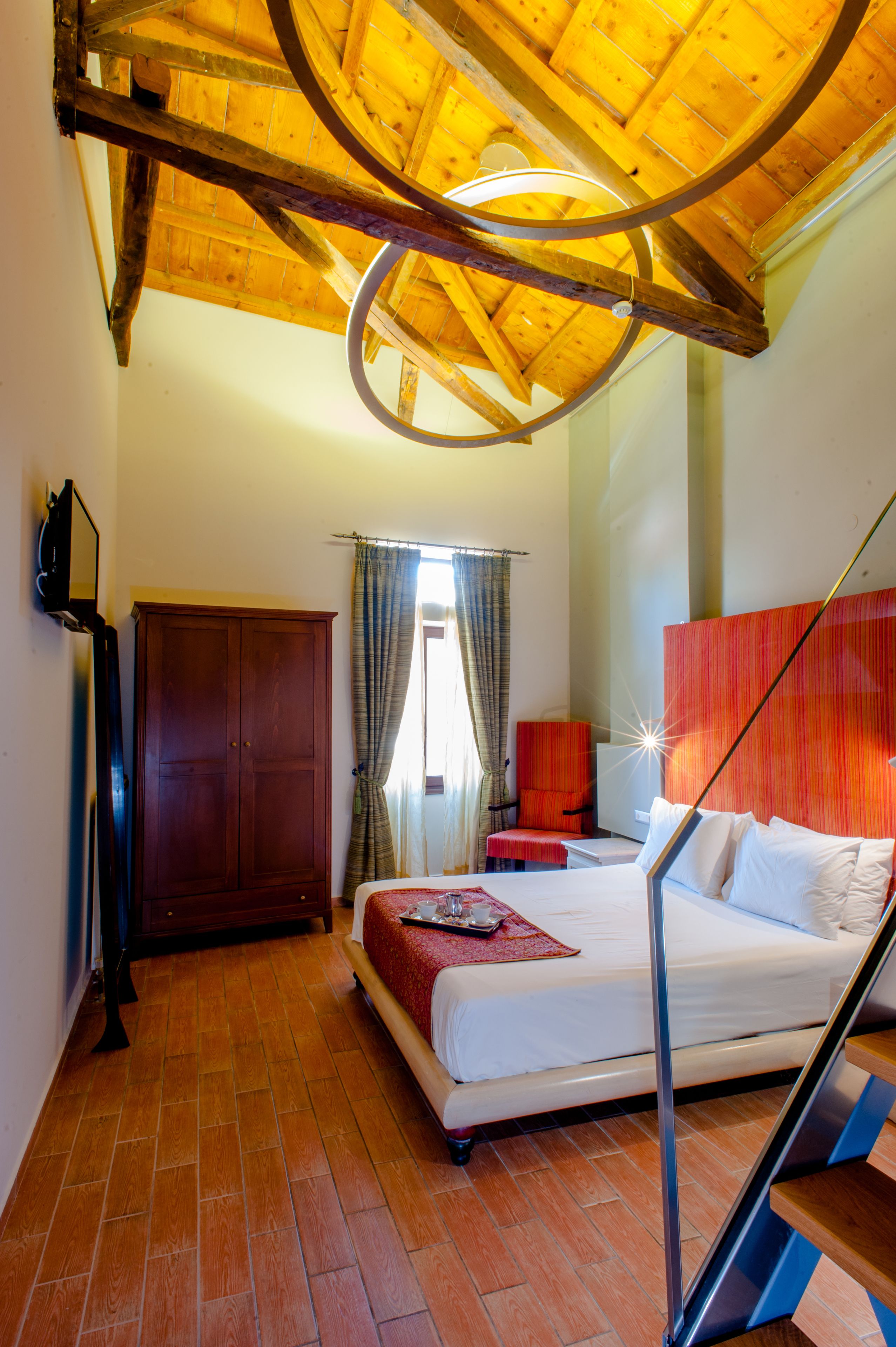 minibar, in-room safe, individually decorated, individually furnished