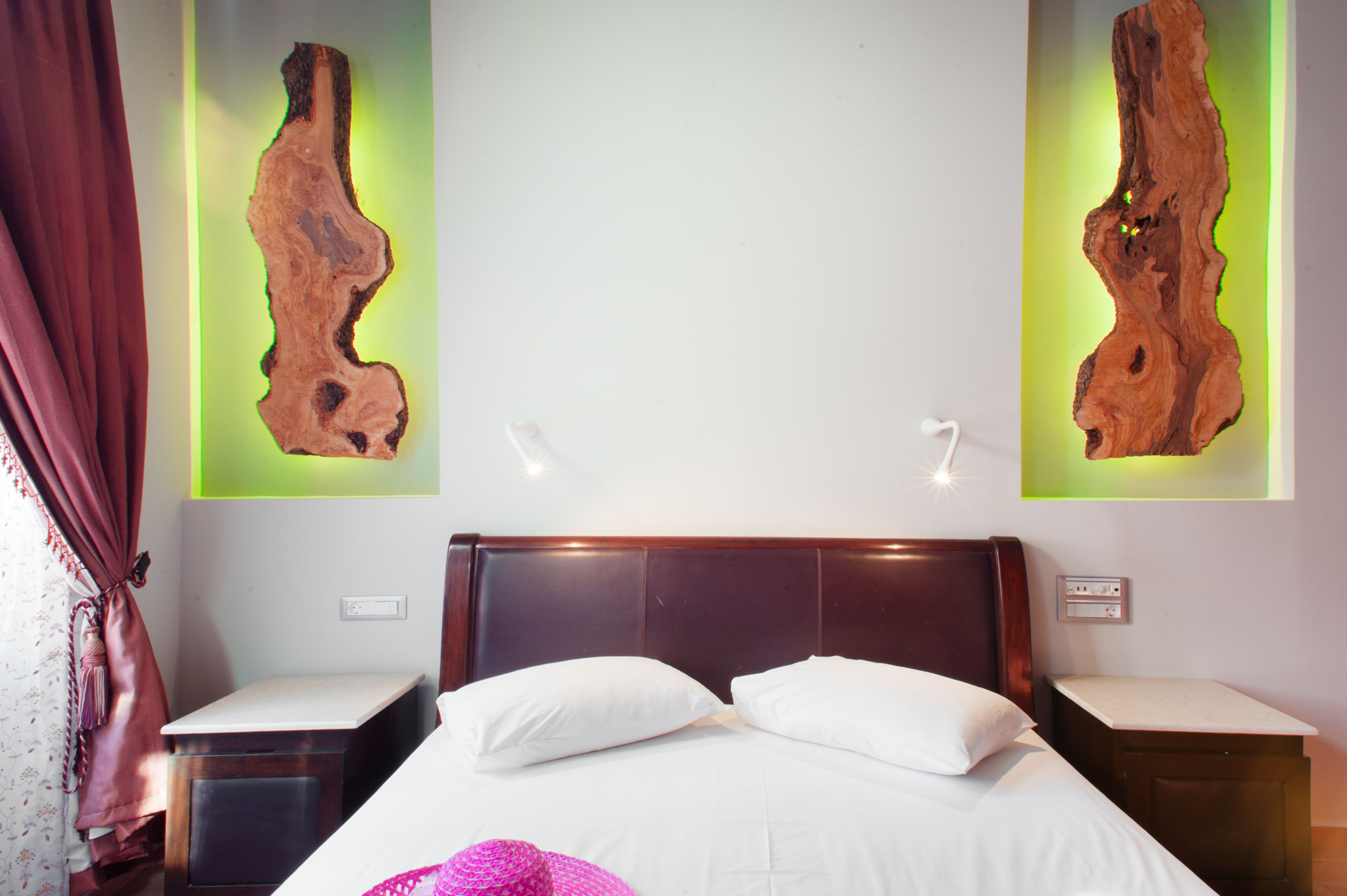 minibar, in-room safe, individually decorated, individually furnished