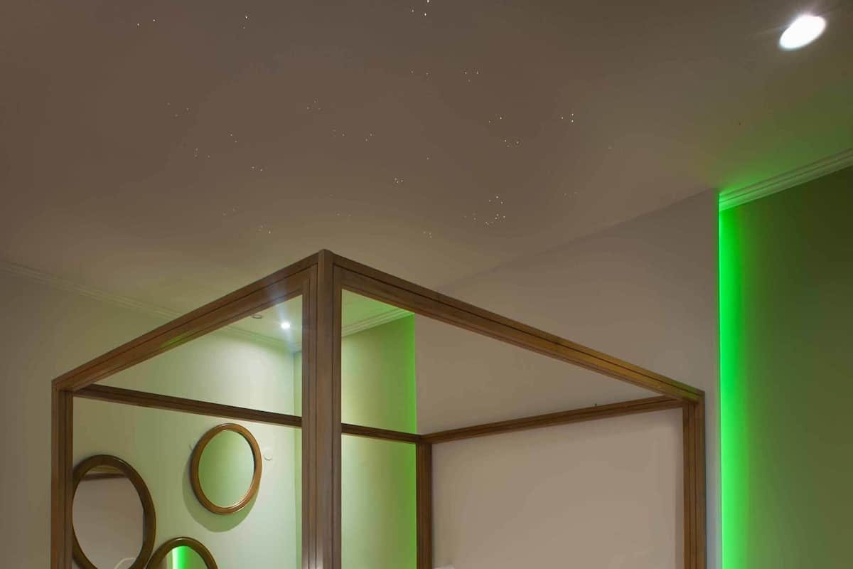 minibar, in-room safe, individually decorated, individually furnished