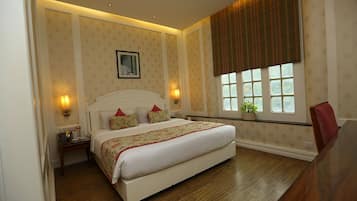 Deluxe Room | Premium bedding, minibar, in-room safe, desk