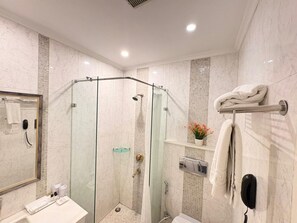 Chambre supérieure | Literie de qualité, minibar, coffre-fort, bureau