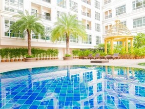 Outdoor pool, pool loungers