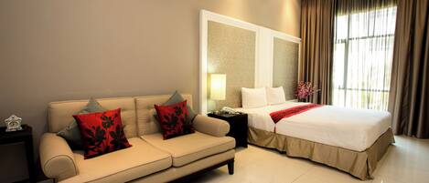 Deluxe Double Room, Pool View