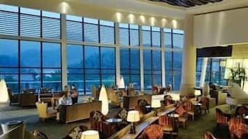 Lunch and dinner served