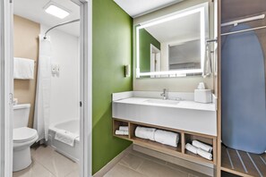 Room, 1 King Bed, Accessible, Non Smoking | Premium bedding, desk, laptop workspace, blackout curtains - Quality Inn Baker City (Baker City)