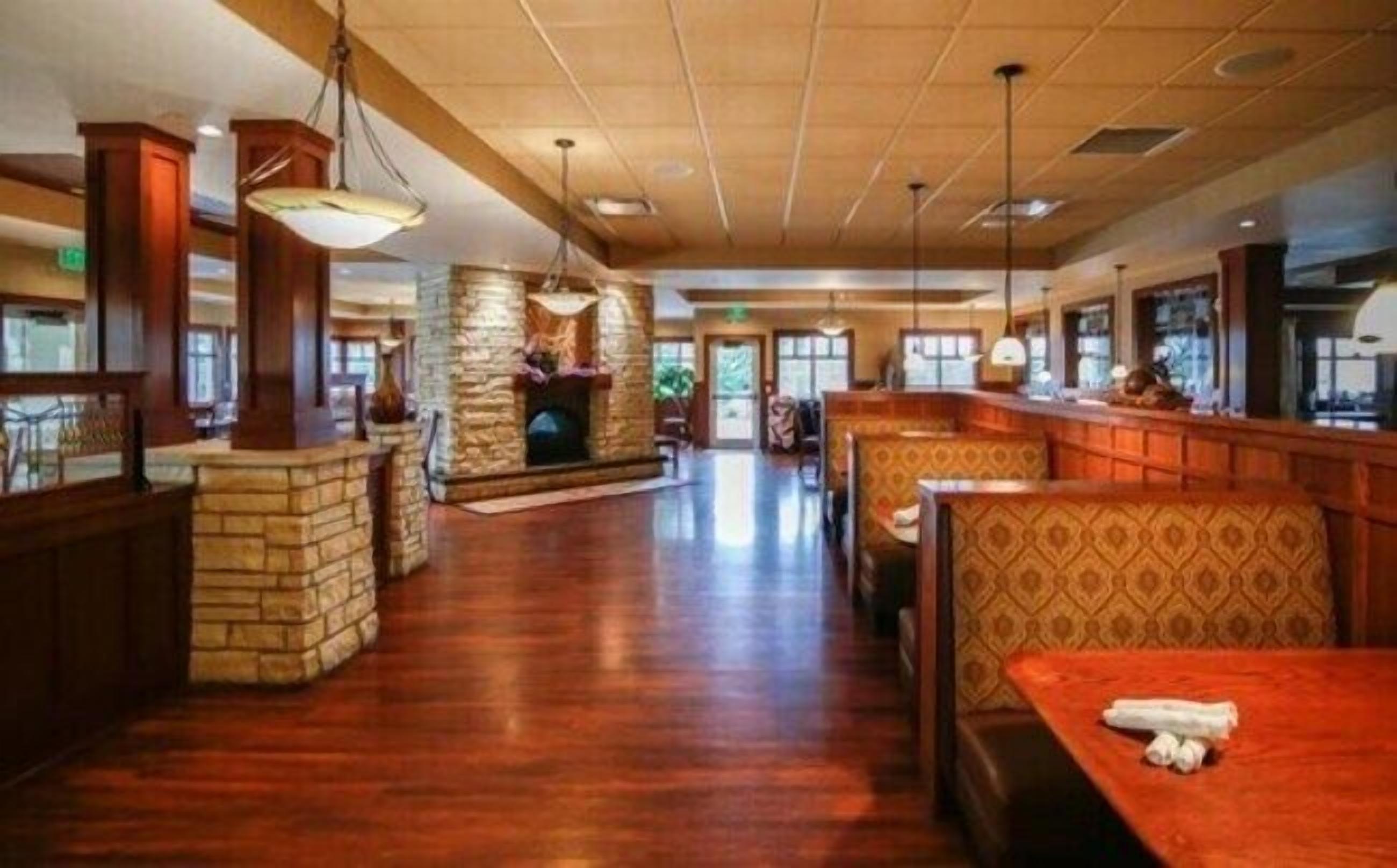 Breakfast, lunch, dinner served; American cuisine 