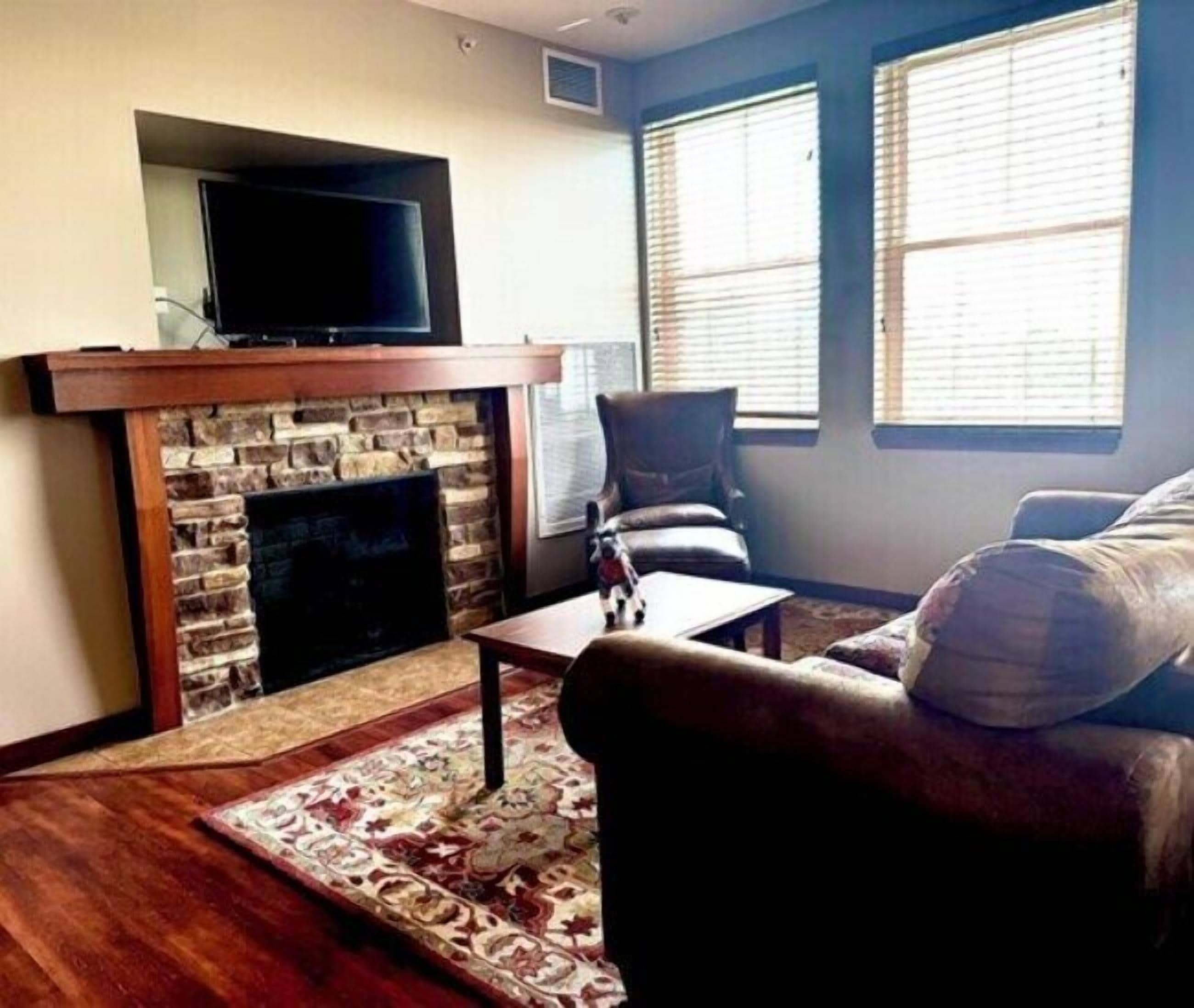 Coffres-forts dans les chambres, fer et planche à repasser