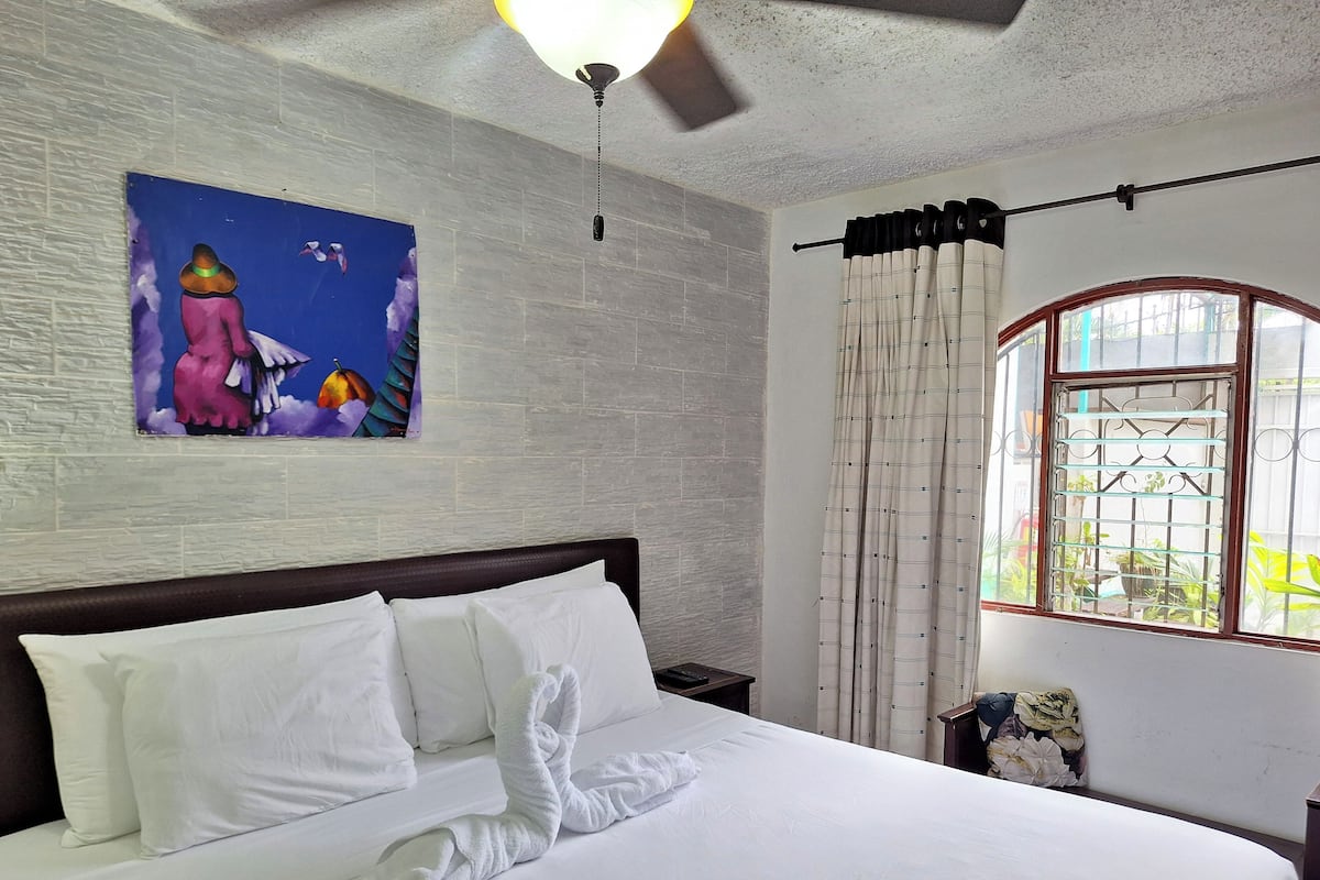 2 bedrooms, in-room safe, individually decorated, individually furnished