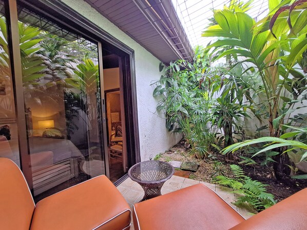 Superior Room w/Patio | Terrace/patio - Colours Oasis Resort ADULT ONLY (San José)