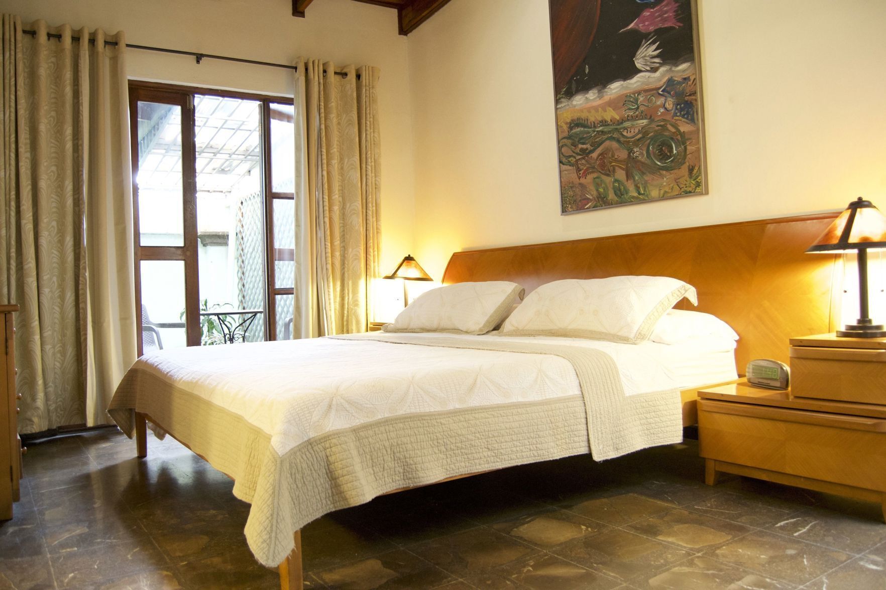 Premium bedding, in-room safe, individually decorated