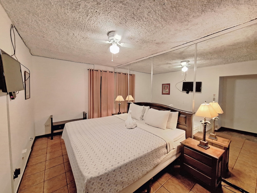 Colours Oasis Resort by null