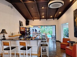 Bar (en la propiedad)