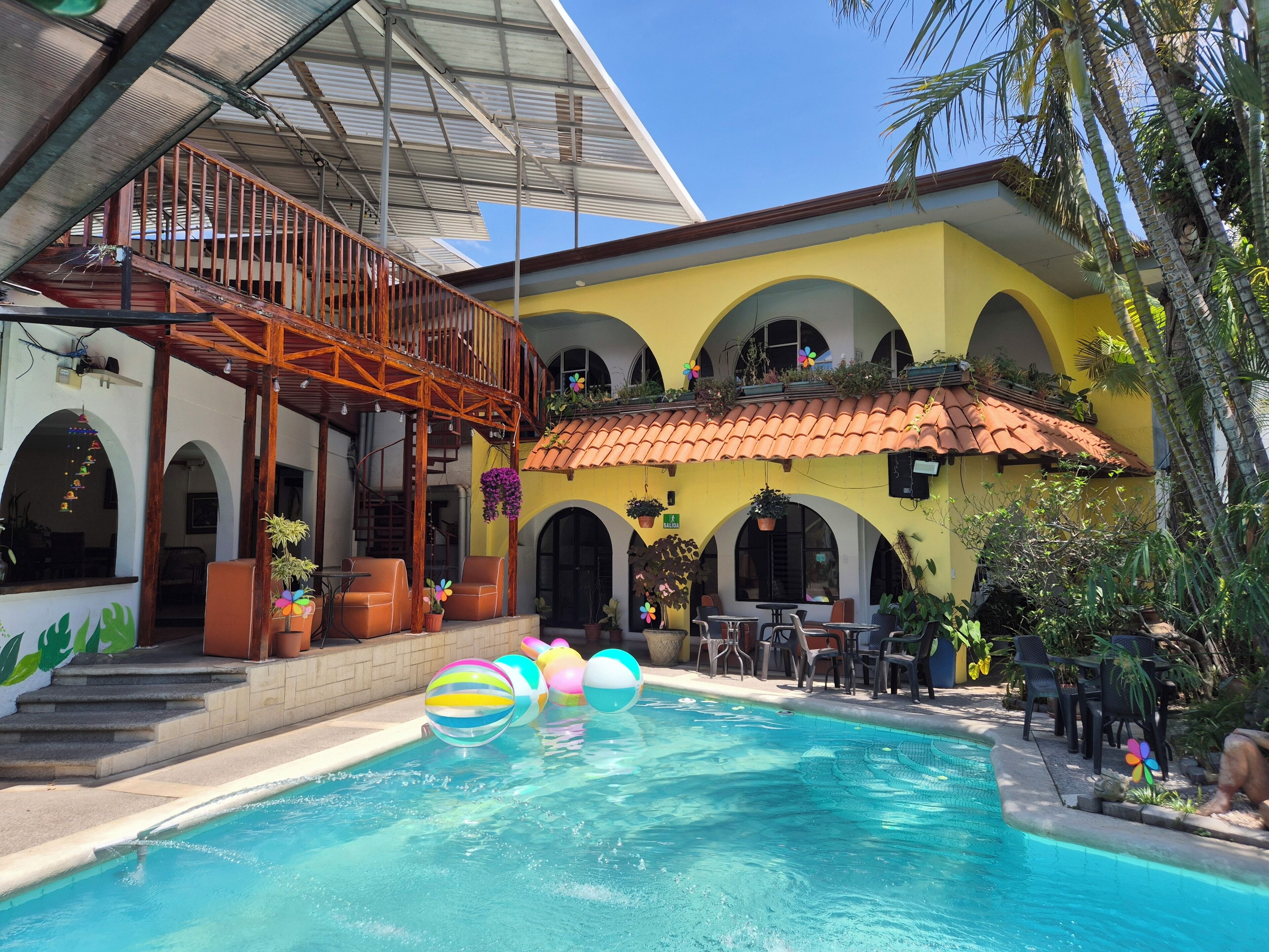 Outdoor pool, pool loungers