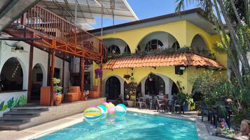 Outdoor pool, sun loungers