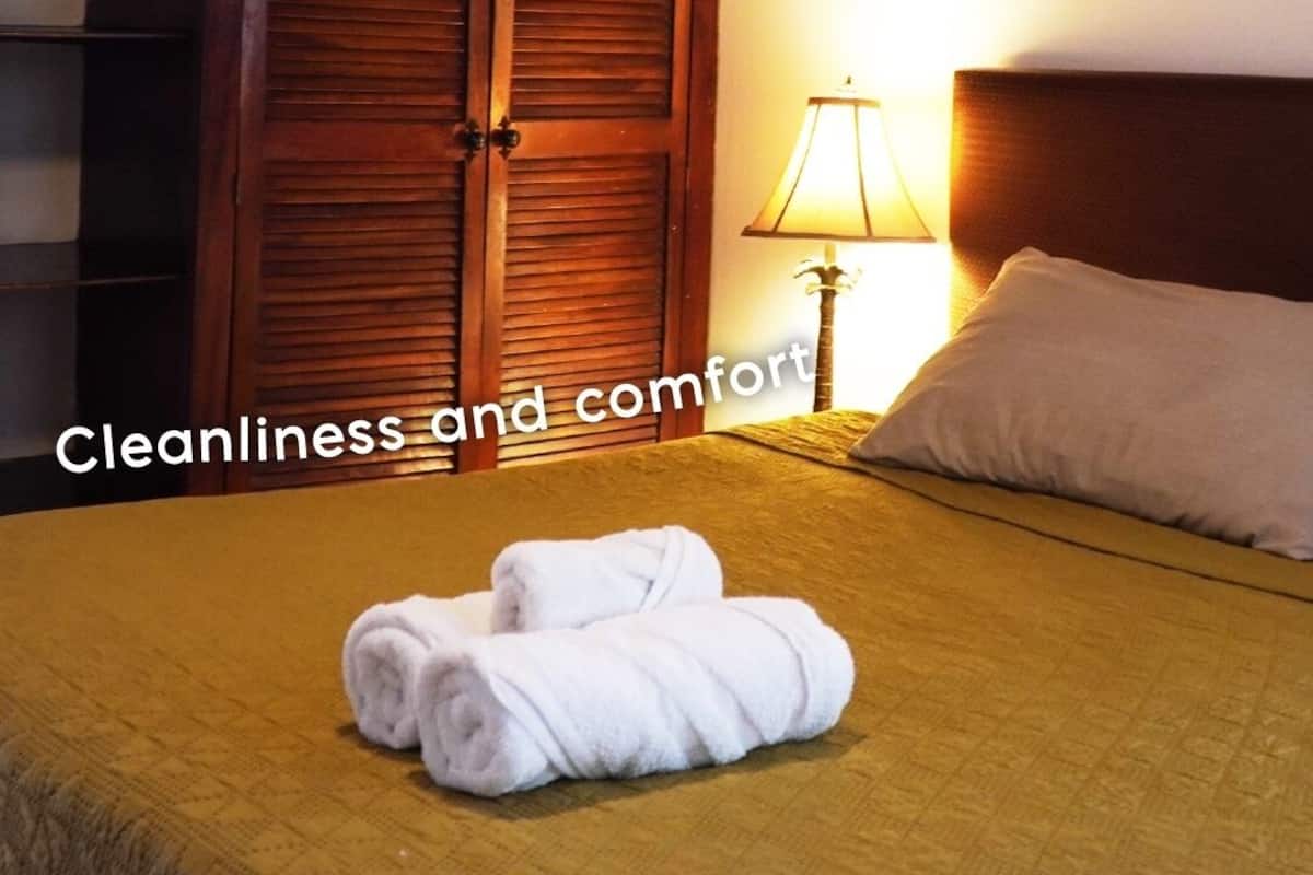 Premium bedding, in-room safe, individually decorated
