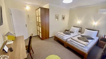 Double Room | Pillowtop beds, in-room safe, desk, soundproofing