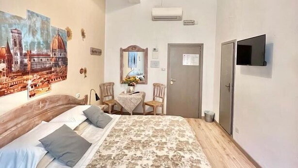 Classic Double or Twin Room | Desk, WiFi (free) - Cicerone Guest House (Florence)
