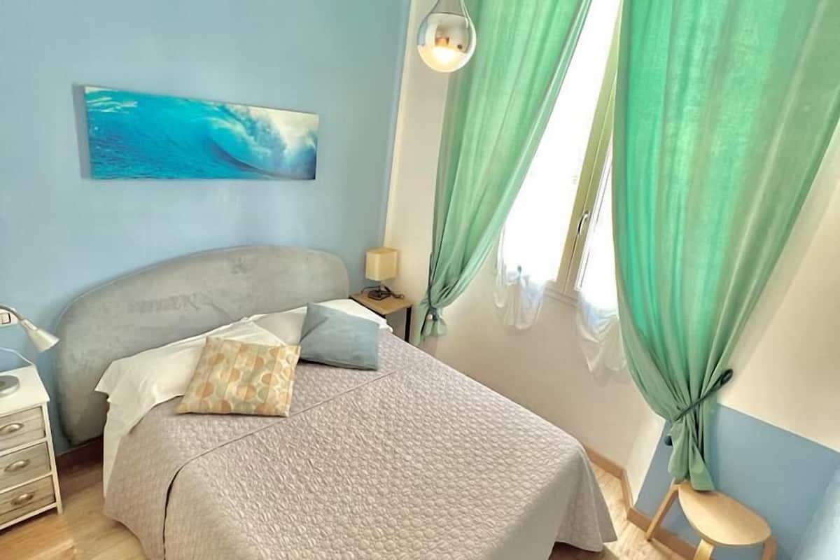 Basic Double Room Single Use (Small) | Meja, Wi-fi percuma