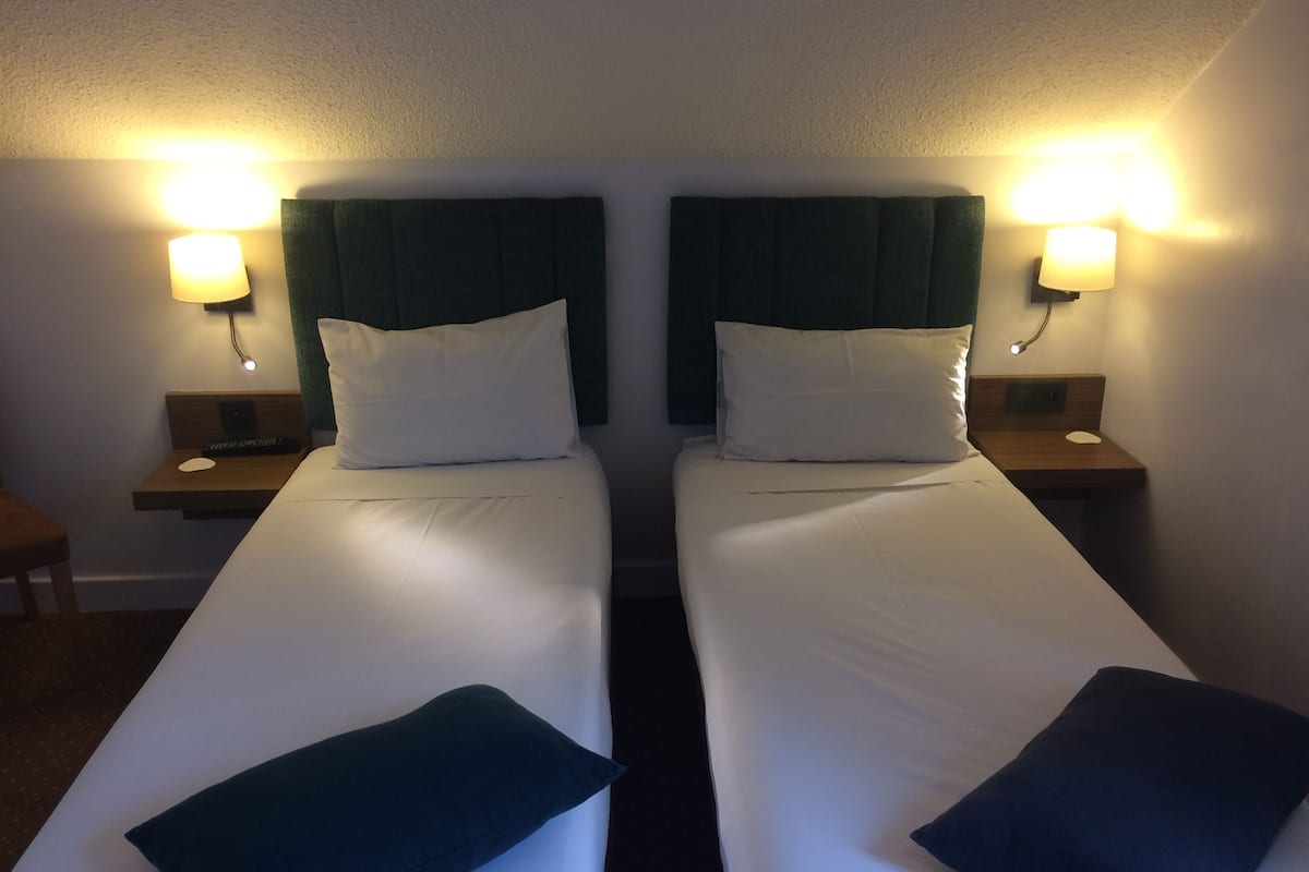 standard triple room | pillow-top beds, iron/ironing board, free wifi, bed sheets