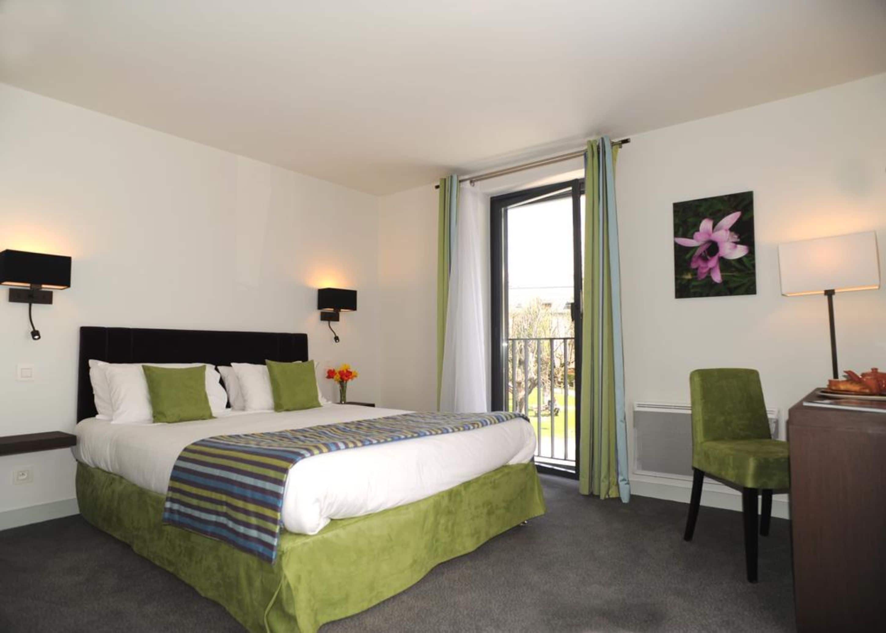superior double room | pillow-top beds, iron/ironing board, free wifi, bed sheets