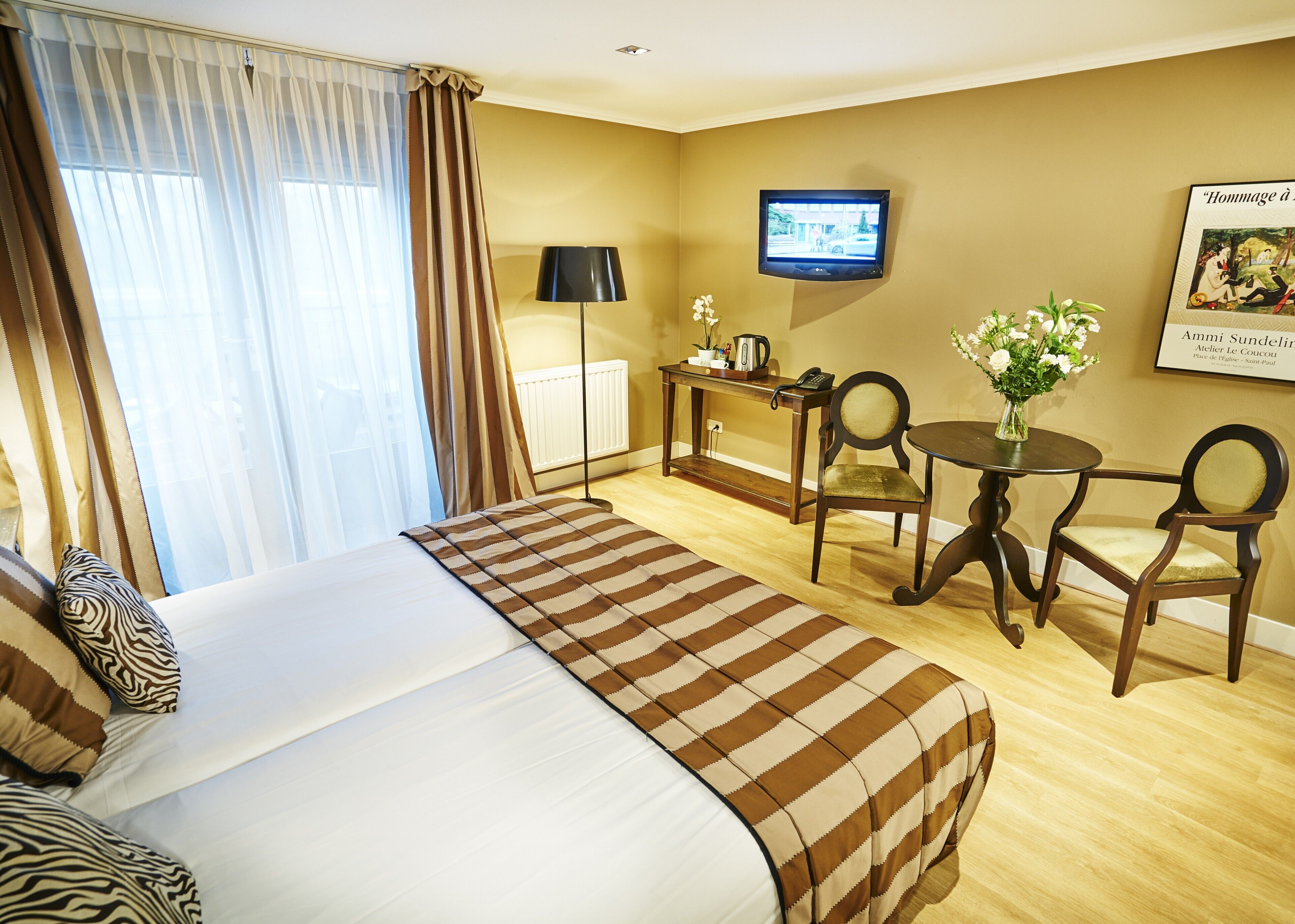 Caja de seguridad en la habitación, wifi gratis y ropa de cama 