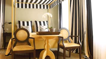 Een kluis op de kamer, gratis wifi, beddengoed, rolstoeltoegankelijk