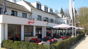 Tempat makan outdoor