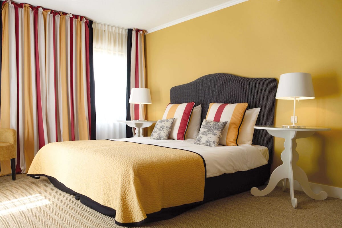 In-room safe, desk, free WiFi, bed sheets