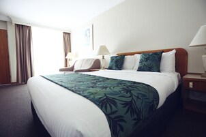 Superior-Zimmer (Queen) | Schreibtisch, Verdunkelungsvorhänge, kostenloses WLAN, Bettwäsche