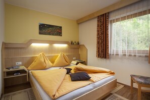 1 bedroom, premium bedding, pillow-top beds, in-room safe - Ferienhaus Sonnenhang (Matrei in Osttirol)