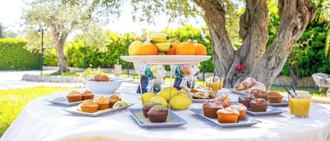Free daily self-service breakfast