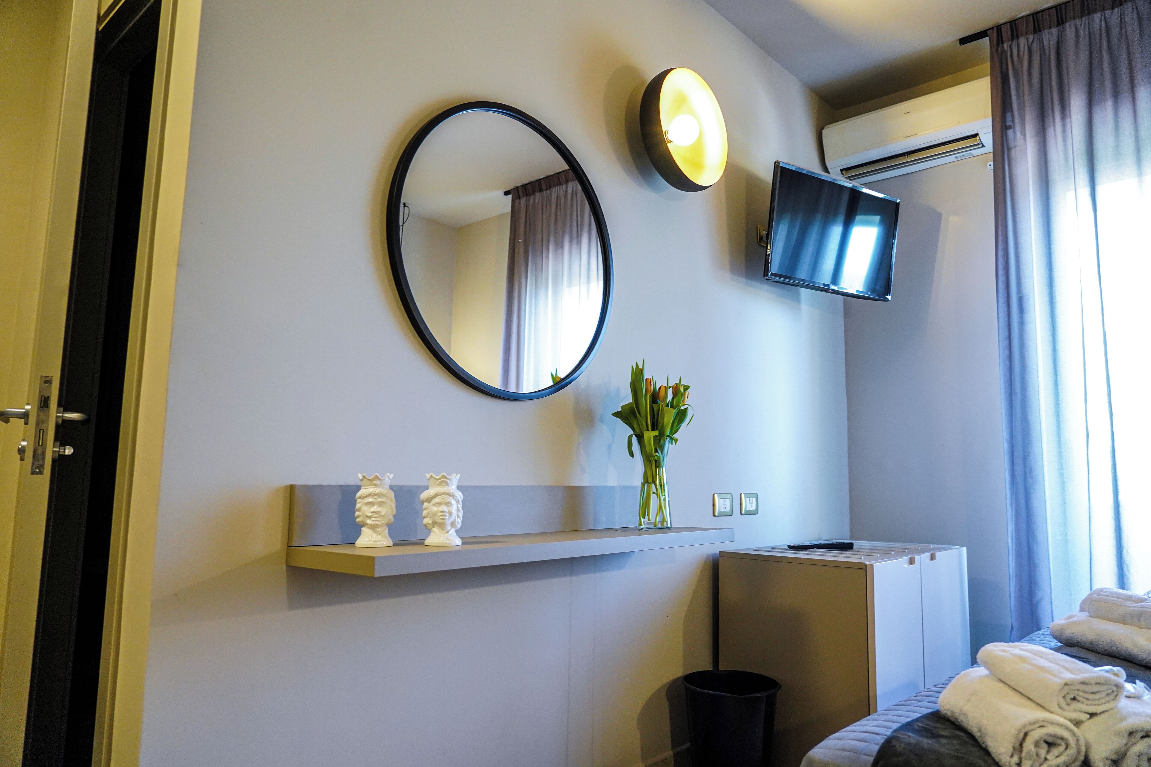 Minibar, in-room safe, desk, free cribs/infant beds
