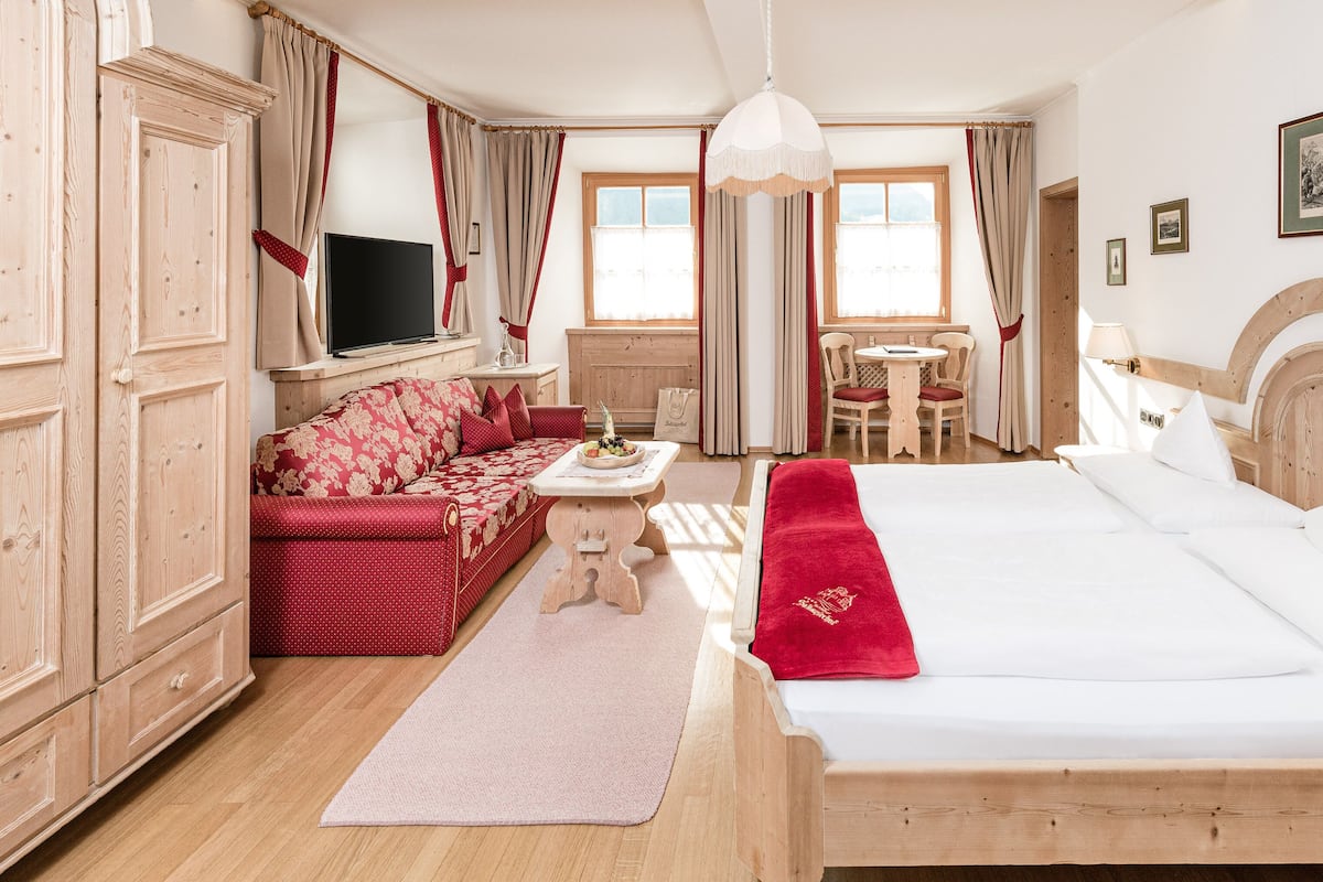 1 sovrum, sängtillbehör av högsta kvalitet och minibar