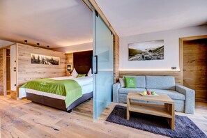 Premium bedding, minibar, in-room safe, desk