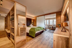 Family Suite, 1 Bedroom, Mountain View | Premium bedding, minibar, in-room safe, desk - Saltauserhof (San Martino in Passiria)