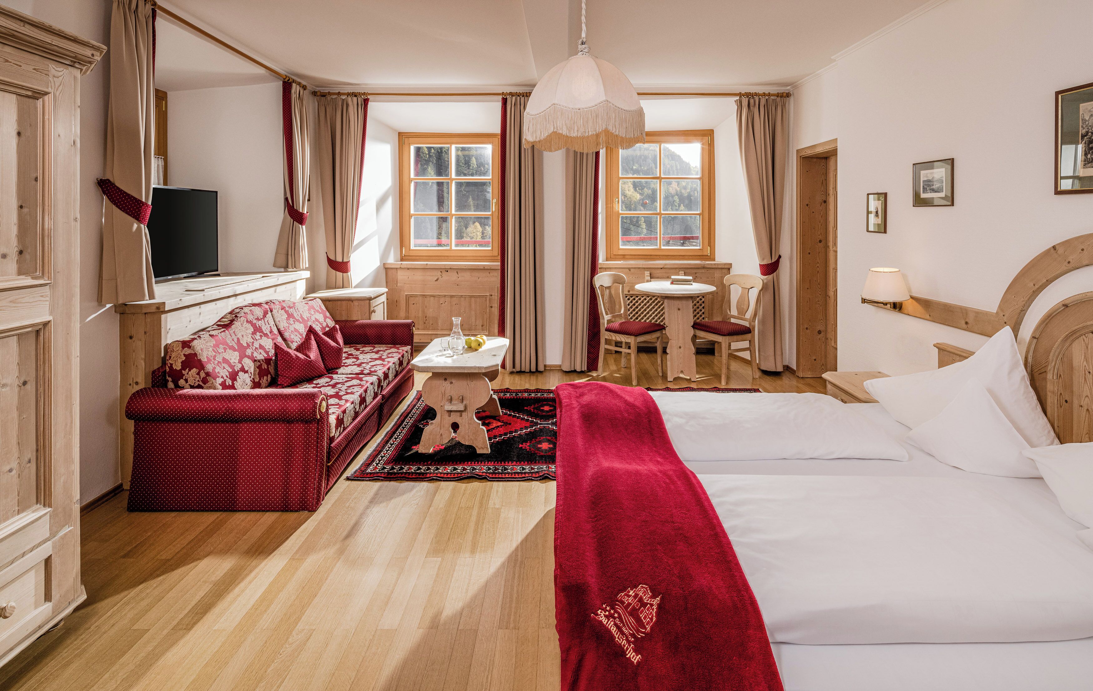 Premium bedding, minibar, in-room safe, desk