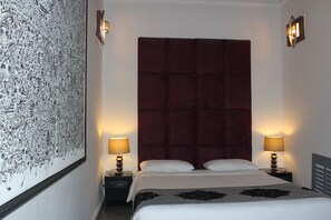 Suite (Pacha) | Premium bedding, down duvets, Select Comfort beds, soundproofing - Riad 7 (Azemmour)