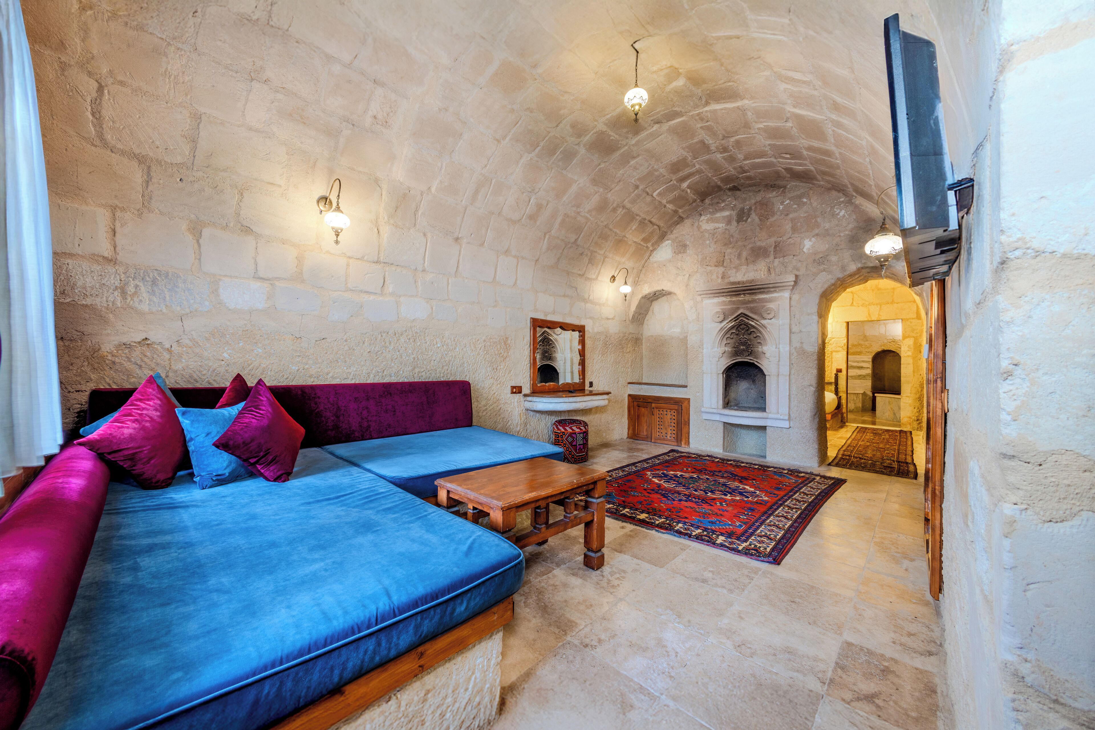 premium king cave suite with turkish bath | premium bedding, pillow-top beds, minibar, in-room safe