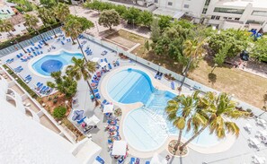 3 outdoor pools, pool umbrellas, sun loungers
