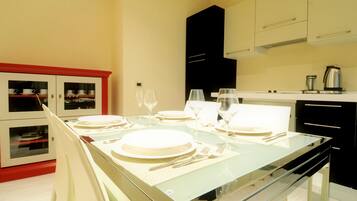 Standard Apartment (4 people) | In-room dining