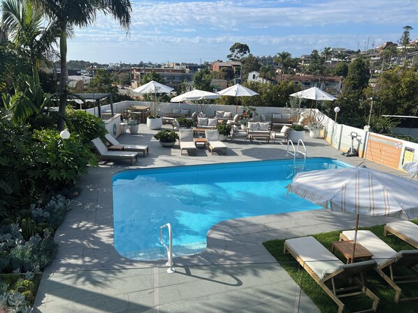 Deluxe Room, 1 King Bed | Balcony view
