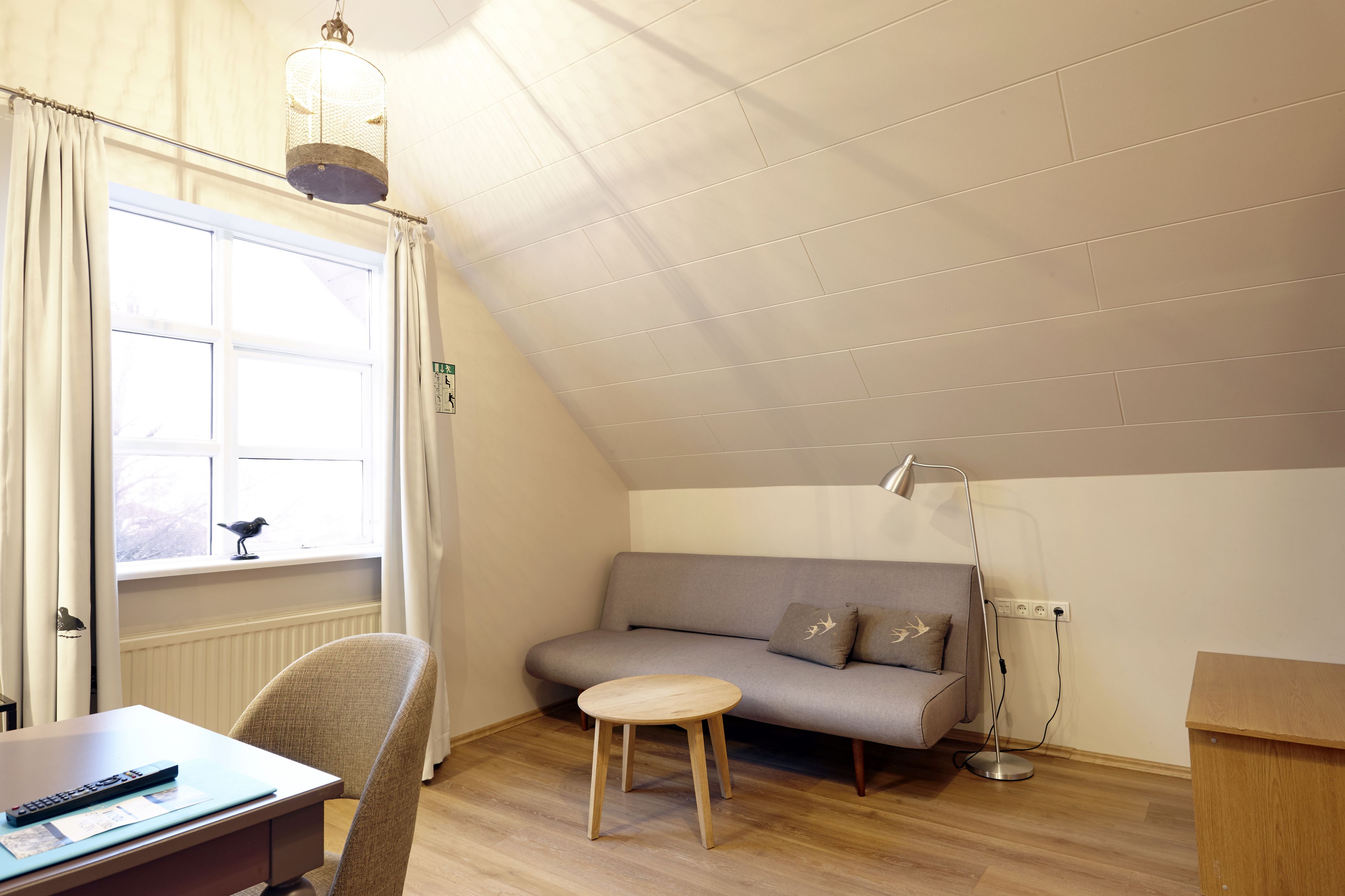 suite | hypo-allergenic bedding, down duvets, in-room safe, desk