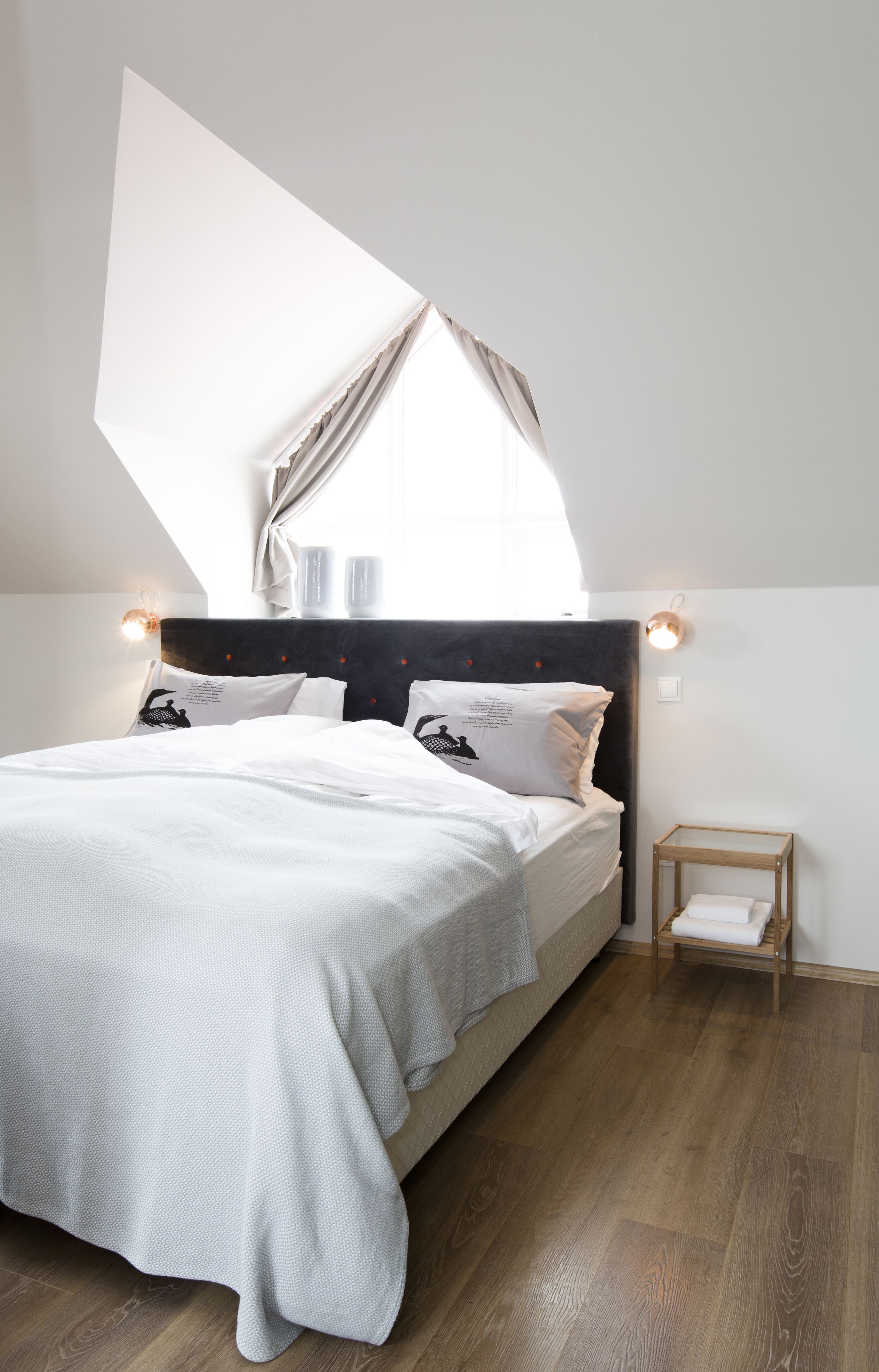 suite | hypo-allergenic bedding, down duvets, in-room safe, desk